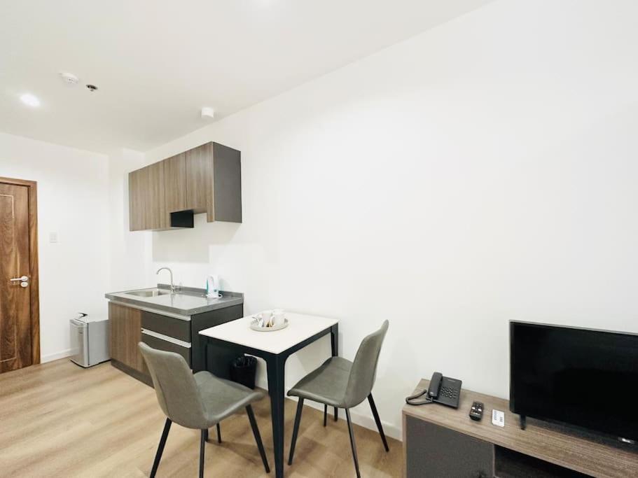 Mangrove Residences Mactan Punta Engano  Bagian luar foto